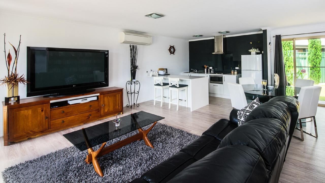 Lure Bed And Breakfast Normanville Bagian luar foto